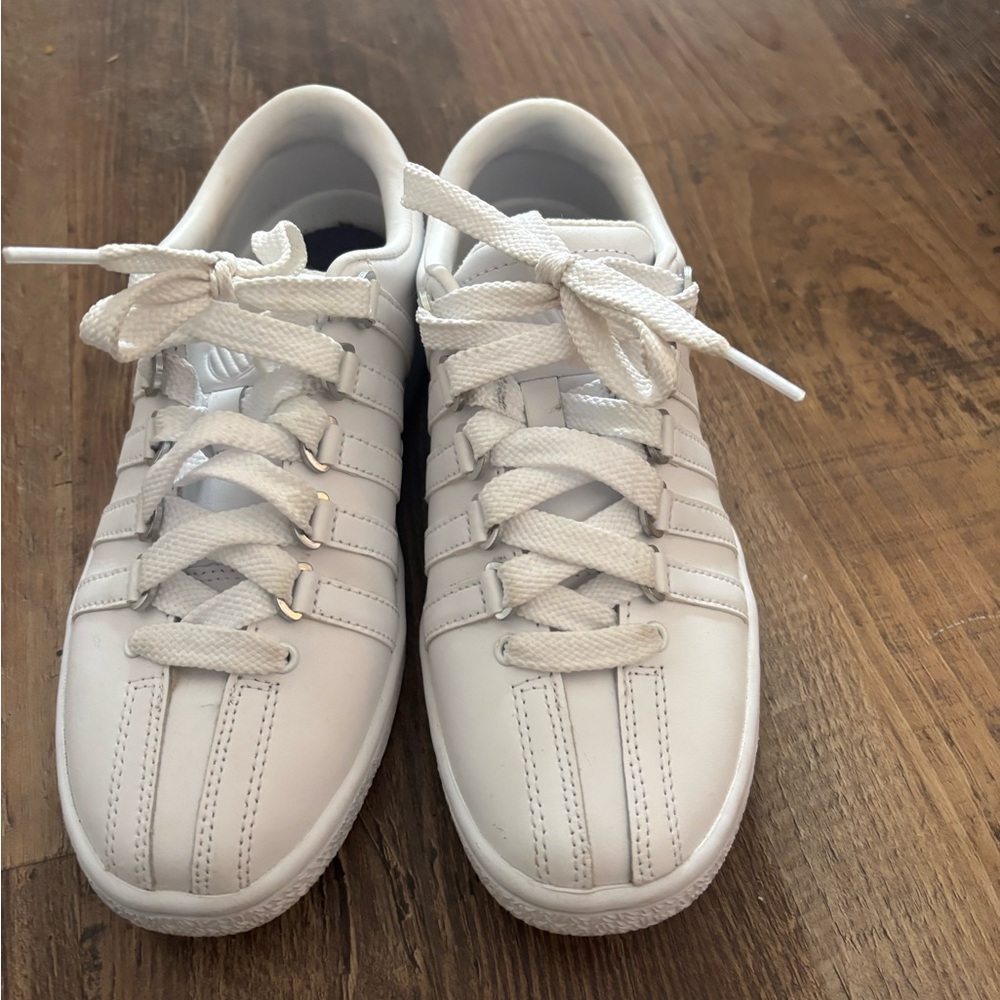 K Swiss white varsity barely worn